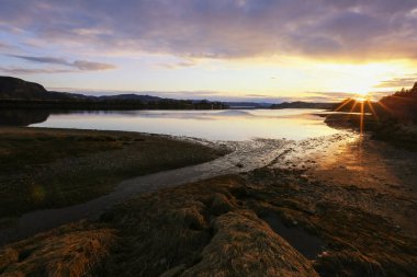 Gaula nehrinde gün batımı, Leinoera doğa rezervi, Trondheim 