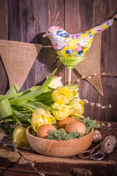 Los tulipanes y los huevos — Foto de Stock