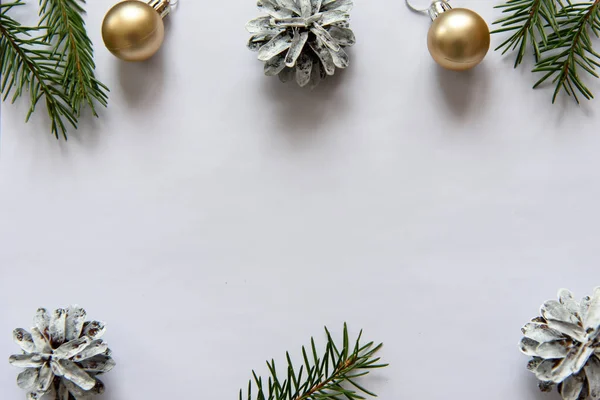 Kerst Decoratie Een Witte Tafel Achtergrond Met Een Blanco Wit — Stockfoto