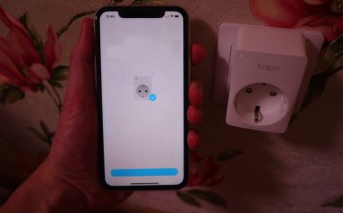 Kablosuz internetli elektrik prizi. Ayrıntılar ve yakın plan