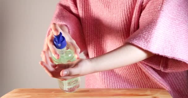 Καθαριστικά Χέρια Hand Sanitizer Gel Οινόπνευμα Push Bottle Για Τρίμματα — Αρχείο Βίντεο