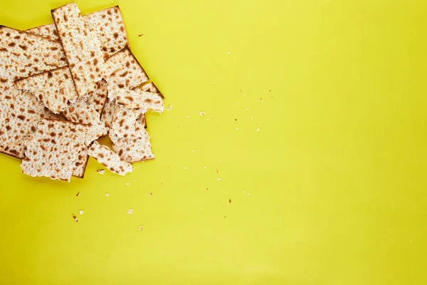 Pessach Feierkonzept Jüdischer Pessach Feiertag Matzo Hintergrund Zerbrochen Stücke Auf — Stockfoto