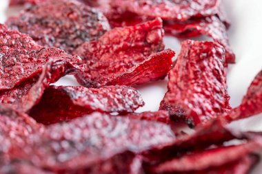 Diyet sağlıklı yeme konsepti. Sağlıklı mor pancar ya da deniz tuzu ile kurutulmuş pancar. Arkaplan dokusu. Organik doğal gıdalar..