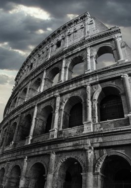 Siyah beyaz Colosseum.