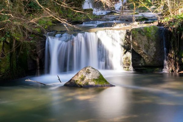 Hermoso Agua Cascada Día Soleado — Foto de Stock