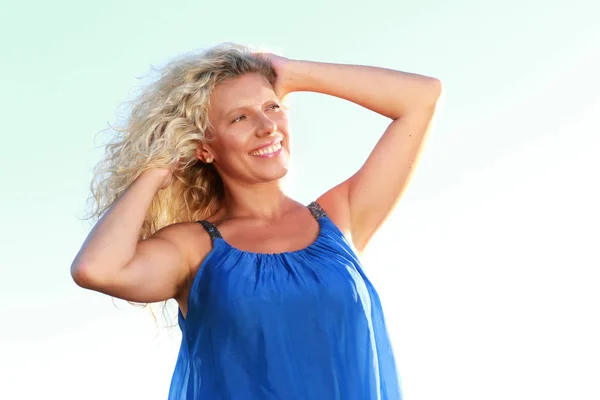 Happy mature Woman in nature — Stock Photo, Image