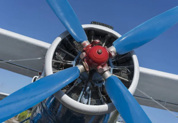 Hélice de avião com visão frontal do motor — Fotografia de Stock