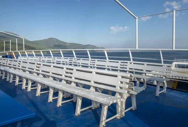 Barco de ferry en el mar, asientos de pasajeros — Foto de Stock