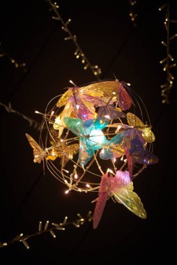 Sokakta Noel süslemeleri