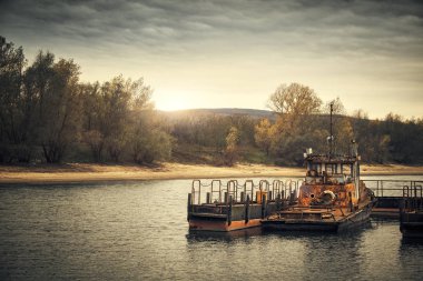 terkedilmiş gemi enkazı 
