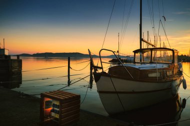 Dock günbatımı gemilerde