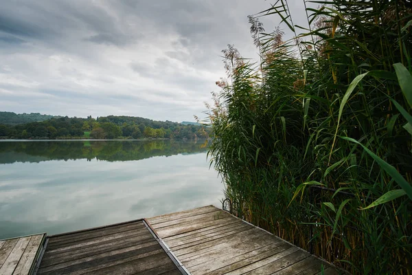 Molo na jezeře — Stock fotografie