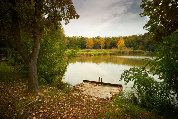 秋の湖の風景 — ストック写真