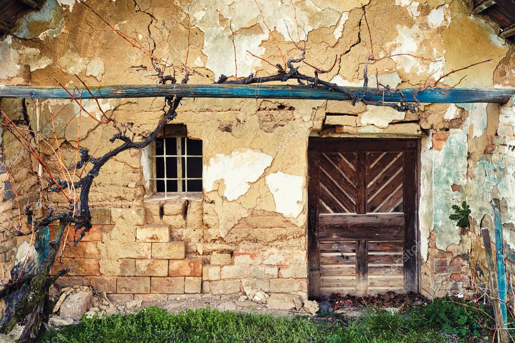 Altes Bauernhaus-Fassade — Stockfoto © linux1987 #139626420