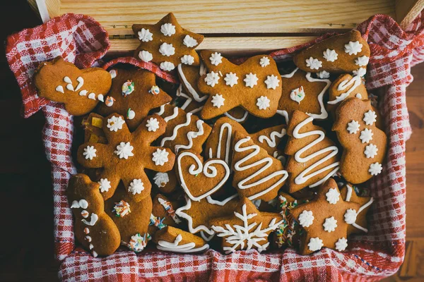 Traditional christmas gingerbread cookies — Stock Photo, Image