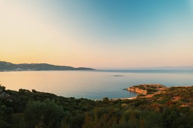 Sunset bulvarında ünlü Yunan Adası
