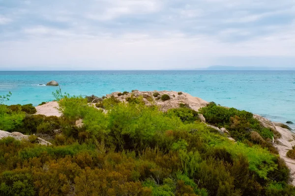 Bellissimo paesaggio marino sull'isola di Chalkidiki in Grecia — Foto Stock