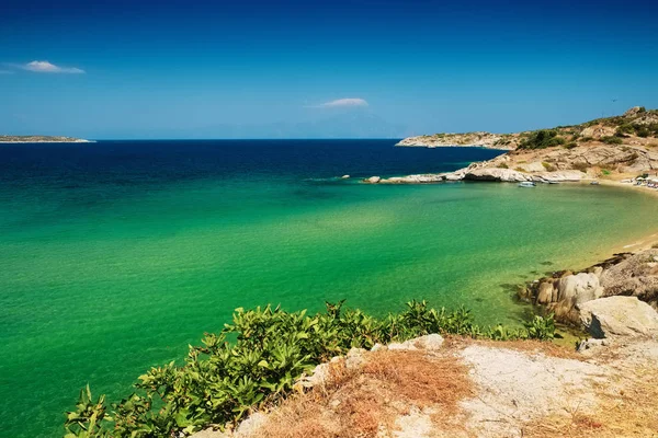 Bellissimo paesaggio marino sull'isola di Chalkidiki in Grecia — Foto Stock