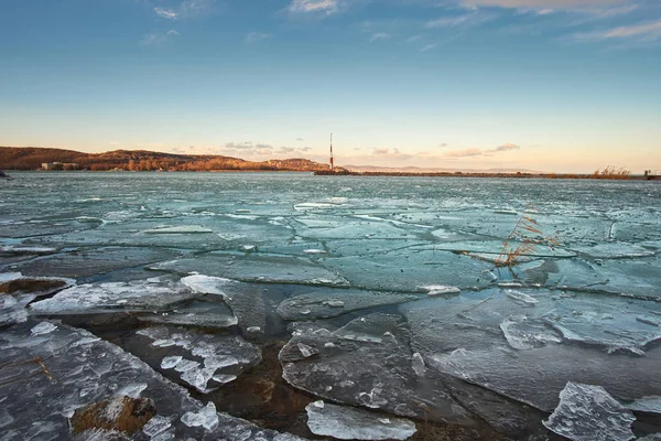 Lago congelado Balaton na Hungria — Fotografia de Stock