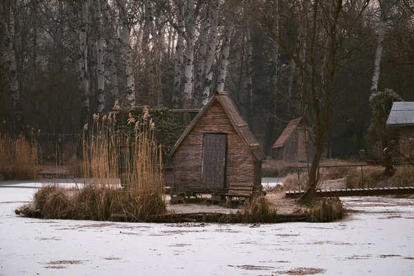 Rybackie chaty na Jezioro Zima — Zdjęcie stockowe