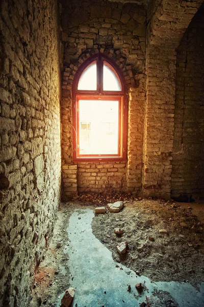 Verlaten gebouw kamer — Stockfoto