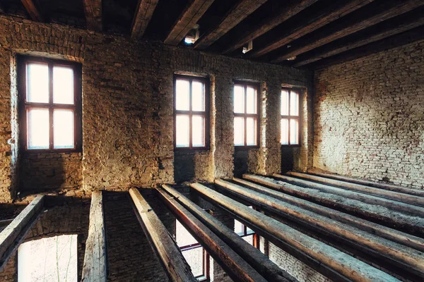 Sala de edificio abandonada —  Fotos de Stock