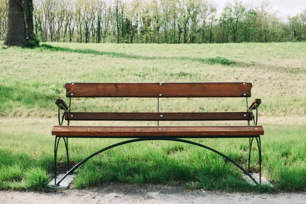 Banc sur le parc — Photo