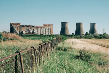 Eski terk edilmiş elektrik santrali