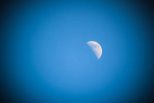 Early Half Moon Blue Sky Background Vignette — Stock Photo, Image