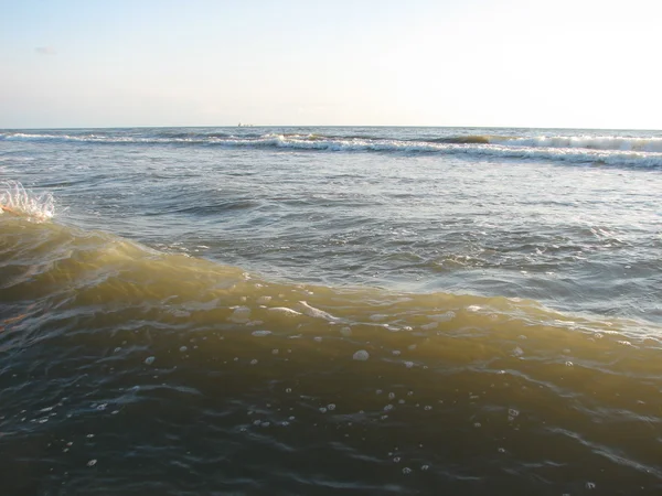 Mooie grote golven op de Zwarte Zee — Stockfoto