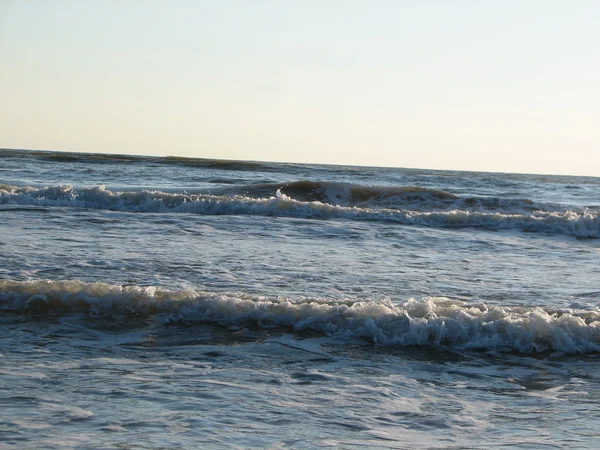 Belles grandes vagues à la mer Noire — Photo