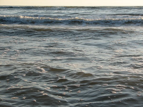 Schöne große Wellen am Schwarzen Meer — Stockfoto