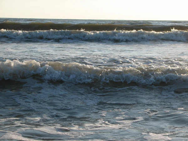 Schöne große Wellen am Schwarzen Meer — Stockfoto