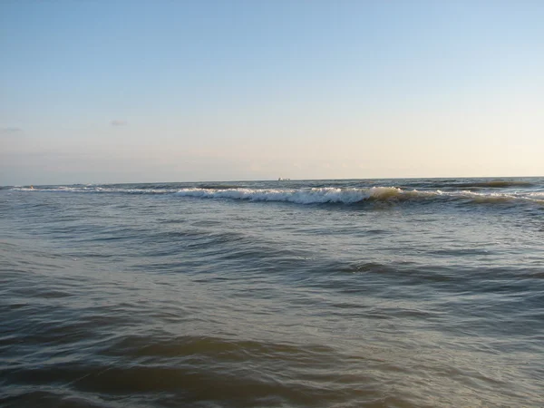Schöne große Wellen am Schwarzen Meer — Stockfoto