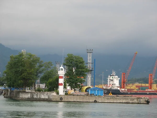 Cargo ship for commercial transportation in the port of Batumi, Adjara, Georgia. — Stock Photo, Image