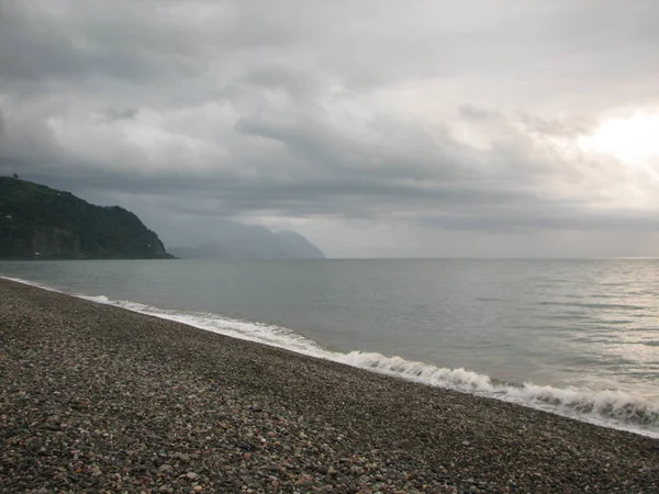 Günbatımı plaj sandalyesi ile denize