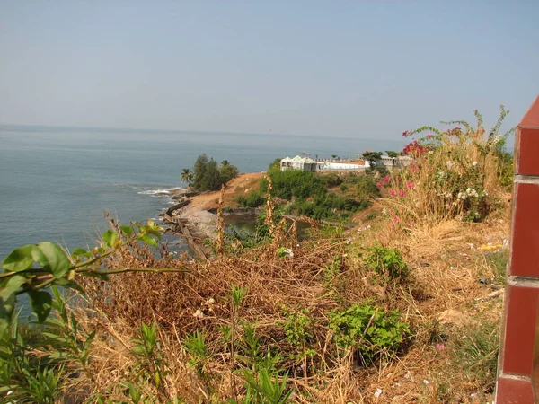 산의 높이에서 바다의 보기 — 스톡 사진