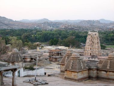 Resul Tapınağı, antik kentin Vijayanagar Hampi, Hindistan kalıntıları bulunmaktadır.
