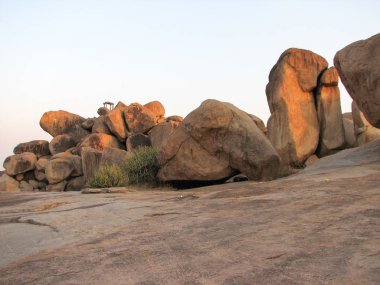 Antik şehir Hampi içinde taş olan manzara