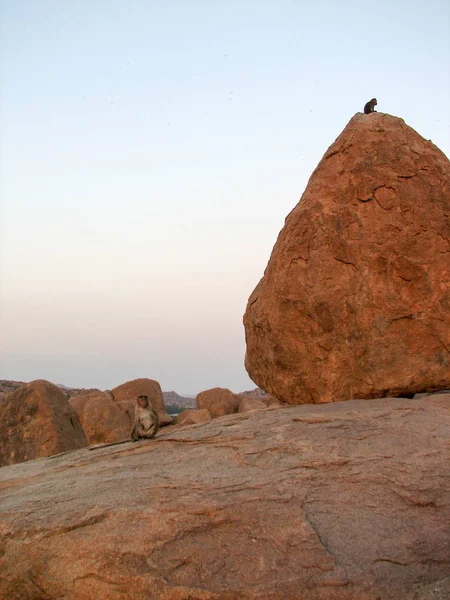 Antik şehir Hampi içinde taş olan manzara