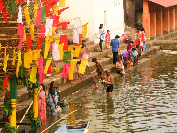 Csónak lovaglás egy istenség, a Hindu Festiva — Stock Fotó