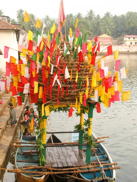 Barco para montar una deidad en el Hindu Festiva — Foto de Stock
