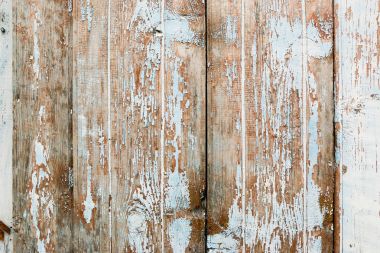 Ahşap doku. Astar panoları duvara.