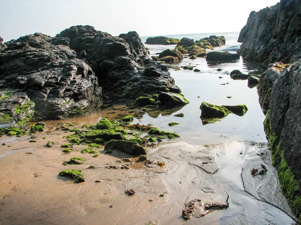 Dalgalar günbatımı deniz manzara — Stok fotoğraf