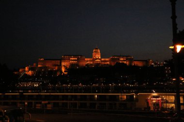 Gece Budapeşte'Kraliyet Sarayı ve Tuna Nehri