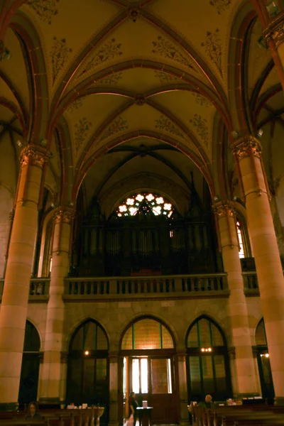 Budapest, Hongarije-gotische stijl kerk van St. Elisabeth — Stockfoto