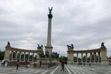 Budapeşte, Macaristan için kahramanlar Meydanı'nda anıt.