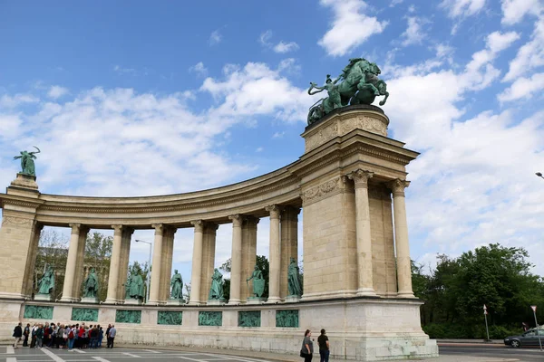 Monumento in Piazza degli Eroi circa a Budapest, Ungheria . — Foto Stock