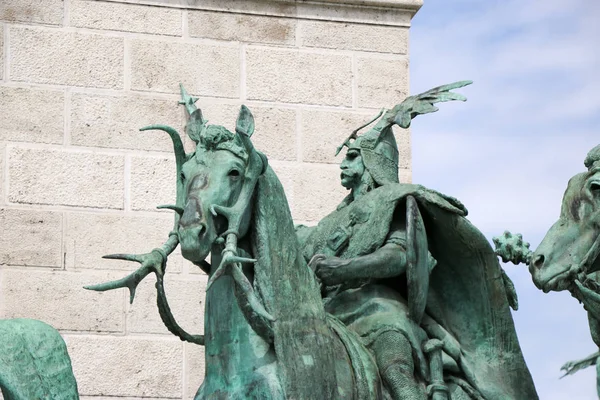 Monumento en la Plaza de los Héroes en Budapest, Hungría . —  Fotos de Stock