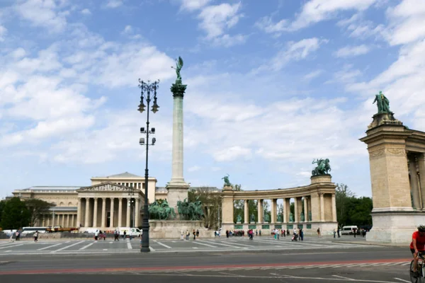 Monumento na Praça dos Heróis em Budapeste, Hungria . — Fotografia de Stock